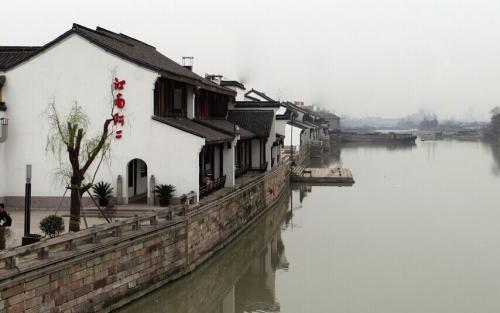 机智问答网页-你的智慧问答助手你能接受把友情变成爱情吗?